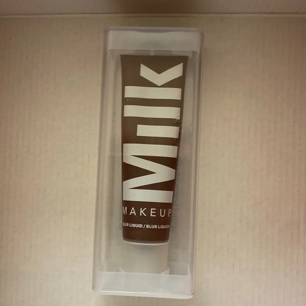 Milk Makeup Blur Liquid Espresso Matte Foundation - Picture 1 of 4